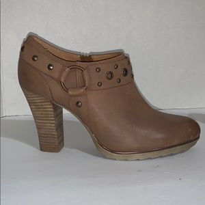 NWOT Sofft Brown Leather Bootie Boots Platform 11